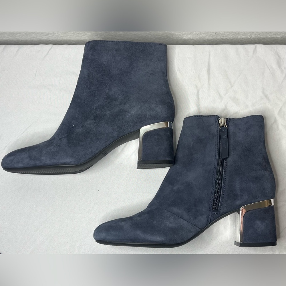 DKNY Navy Blue Suede Leather Ankle Boots Silver Block Heel Women’s 7.5M - Picture 7 of 9